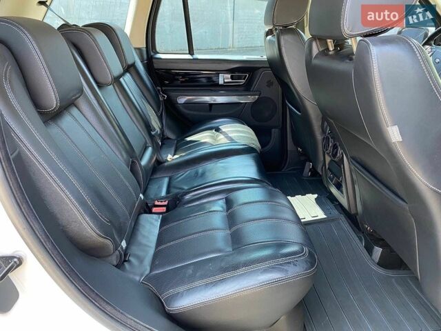 Білий Ленд Ровер Range Rover Sport, об'ємом двигуна 5 л та пробігом 119 тис. км за 14999 $, фото 20 на Automoto.ua