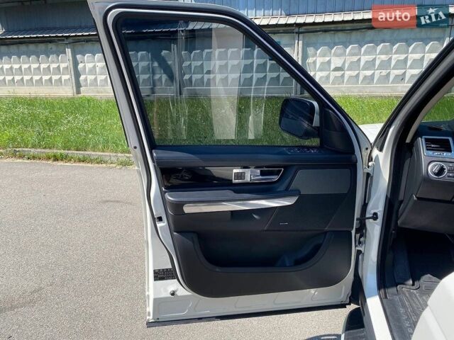 Білий Ленд Ровер Range Rover Sport, об'ємом двигуна 5 л та пробігом 119 тис. км за 14999 $, фото 11 на Automoto.ua