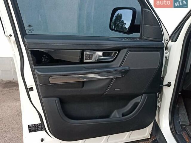 Білий Ленд Ровер Range Rover Sport, об'ємом двигуна 5 л та пробігом 120 тис. км за 12500 $, фото 14 на Automoto.ua