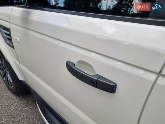 Білий Ленд Ровер Range Rover Sport, об'ємом двигуна 5 л та пробігом 204 тис. км за 16900 $, фото 31 на Automoto.ua