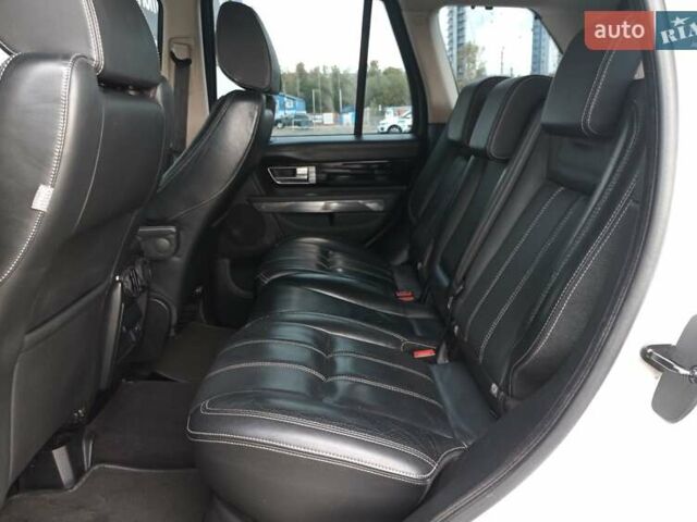Білий Ленд Ровер Range Rover Sport, об'ємом двигуна 5 л та пробігом 120 тис. км за 12500 $, фото 20 на Automoto.ua