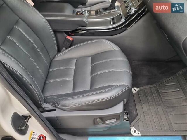 Білий Ленд Ровер Range Rover Sport, об'ємом двигуна 5 л та пробігом 204 тис. км за 16900 $, фото 77 на Automoto.ua