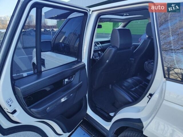 Белый Ленд Ровер Рендж Ровер Спорт, объемом двигателя 5 л и пробегом 119 тыс. км за 14999 $, фото 18 на Automoto.ua