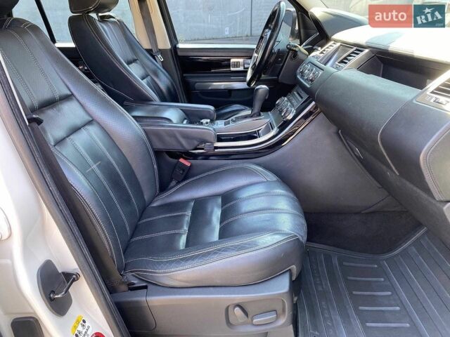 Білий Ленд Ровер Range Rover Sport, об'ємом двигуна 5 л та пробігом 119 тис. км за 14999 $, фото 12 на Automoto.ua