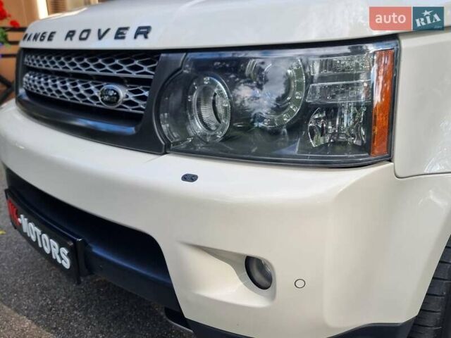 Білий Ленд Ровер Range Rover Sport, об'ємом двигуна 5 л та пробігом 204 тис. км за 16400 $, фото 9 на Automoto.ua