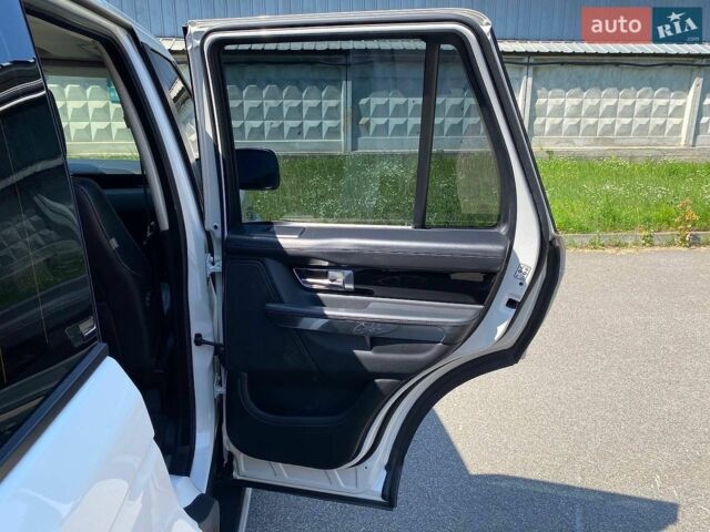 Білий Ленд Ровер Range Rover Sport, об'ємом двигуна 5 л та пробігом 119 тис. км за 14999 $, фото 23 на Automoto.ua