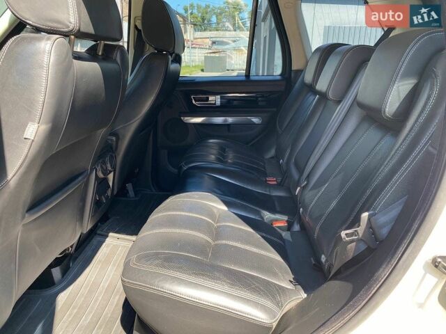 Білий Ленд Ровер Range Rover Sport, об'ємом двигуна 5 л та пробігом 119 тис. км за 14999 $, фото 16 на Automoto.ua
