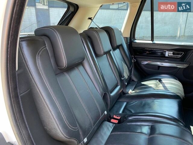 Білий Ленд Ровер Range Rover Sport, об'ємом двигуна 5 л та пробігом 119 тис. км за 14999 $, фото 21 на Automoto.ua