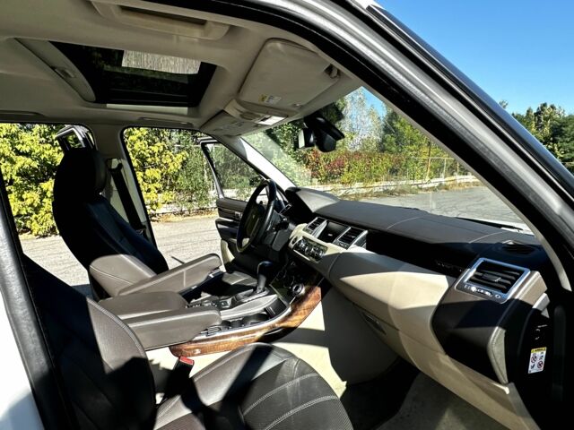 Ленд Ровер Рендж Ровер Спорт 2010 в Киеве на Automoto.ua Белый Ленд Ровер Рендж Ровер Спорт, объемом двигателя 3.6 л и пробегом 202 тыс. км за 15500 $, фото 5 на Automoto.ua