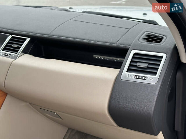 Білий Ленд Ровер Range Rover Sport, об'ємом двигуна 5 л та пробігом 120 тис. км за 13500 $, фото 54 на Automoto.ua