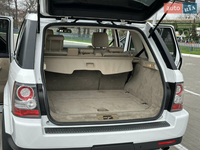 Білий Ленд Ровер Range Rover Sport, об'ємом двигуна 5 л та пробігом 120 тис. км за 13500 $, фото 32 на Automoto.ua