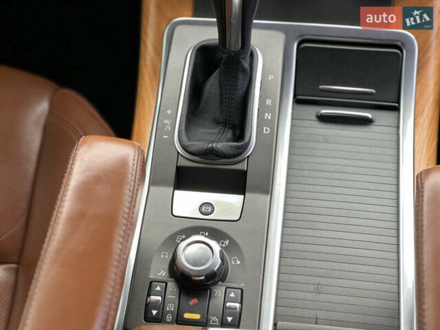 Білий Ленд Ровер Range Rover Sport, об'ємом двигуна 5 л та пробігом 171 тис. км за 12500 $, фото 25 на Automoto.ua