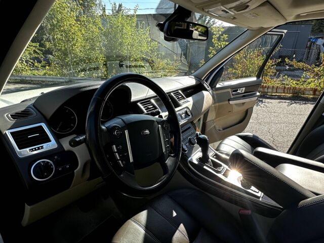 Ленд Ровер Рендж Ровер Спорт 2010 в Киеве на Automoto.ua Белый Ленд Ровер Рендж Ровер Спорт, объемом двигателя 3.6 л и пробегом 202 тыс. км за 15500 $, фото 4 на Automoto.ua