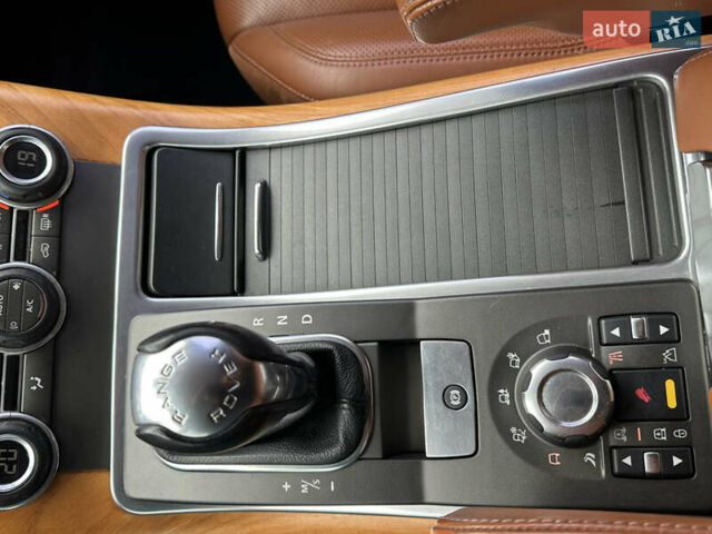 Білий Ленд Ровер Range Rover Sport, об'ємом двигуна 5 л та пробігом 171 тис. км за 12500 $, фото 40 на Automoto.ua