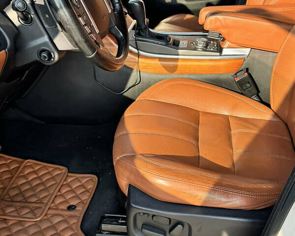Білий Ленд Ровер Range Rover Sport, об'ємом двигуна 3 л та пробігом 263 тис. км за 17500 $, фото 16 на Automoto.ua