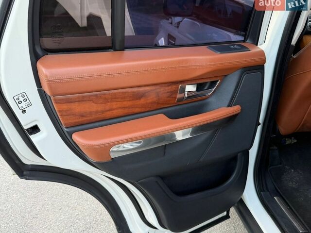 Білий Ленд Ровер Range Rover Sport, об'ємом двигуна 5 л та пробігом 180 тис. км за 10600 $, фото 25 на Automoto.ua