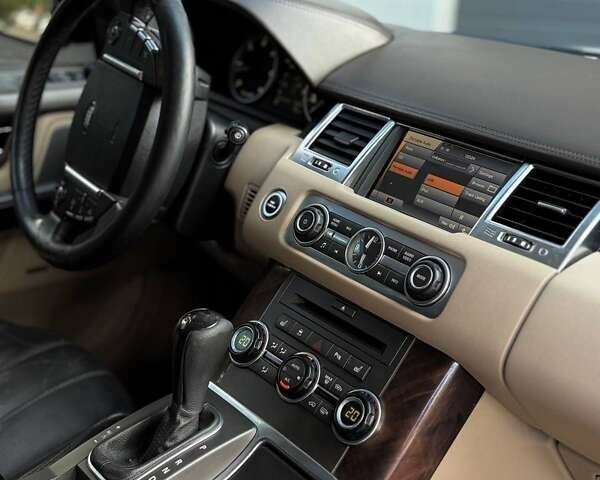 Белый Ленд Ровер Рендж Ровер Спорт, объемом двигателя 2.99 л и пробегом 260 тыс. км за 15000 $, фото 9 на Automoto.ua