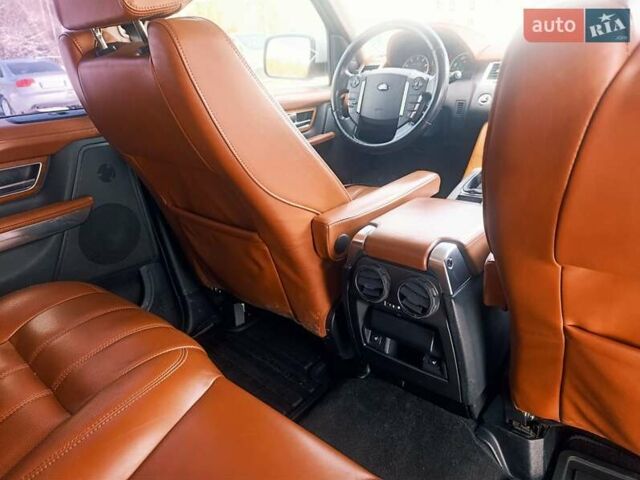 Білий Ленд Ровер Range Rover Sport, об'ємом двигуна 5 л та пробігом 179 тис. км за 14800 $, фото 32 на Automoto.ua