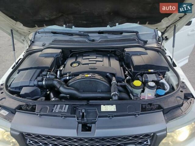 Белый Ленд Ровер Рендж Ровер Спорт, объемом двигателя 3 л и пробегом 270 тыс. км за 17500 $, фото 36 на Automoto.ua