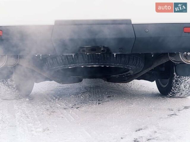 Білий Ленд Ровер Range Rover Sport, об'ємом двигуна 5 л та пробігом 179 тис. км за 14800 $, фото 15 на Automoto.ua