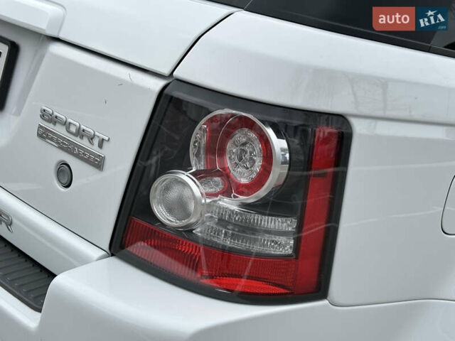 Білий Ленд Ровер Range Rover Sport, об'ємом двигуна 5 л та пробігом 120 тис. км за 13500 $, фото 28 на Automoto.ua