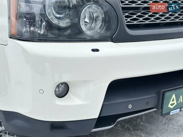 Білий Ленд Ровер Range Rover Sport, об'ємом двигуна 5 л та пробігом 171 тис. км за 12500 $, фото 19 на Automoto.ua