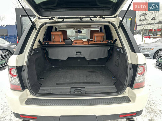 Білий Ленд Ровер Range Rover Sport, об'ємом двигуна 5 л та пробігом 171 тис. км за 12500 $, фото 49 на Automoto.ua