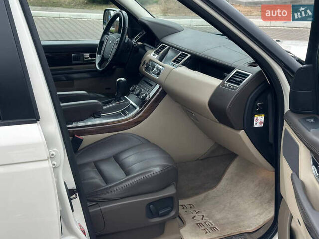 Білий Ленд Ровер Range Rover Sport, об'ємом двигуна 3.63 л та пробігом 202 тис. км за 15850 $, фото 40 на Automoto.ua