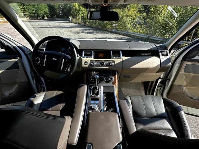 Ленд Ровер Рендж Ровер Спорт 2010 в Киеве на Automoto.ua Белый Ленд Ровер Рендж Ровер Спорт, объемом двигателя 3.6 л и пробегом 202 тыс. км за 15500 $, фото 9 на Automoto.ua