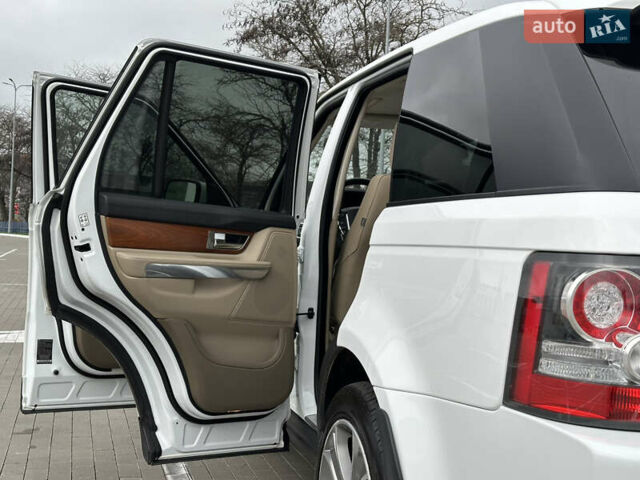 Білий Ленд Ровер Range Rover Sport, об'ємом двигуна 5 л та пробігом 120 тис. км за 13500 $, фото 35 на Automoto.ua