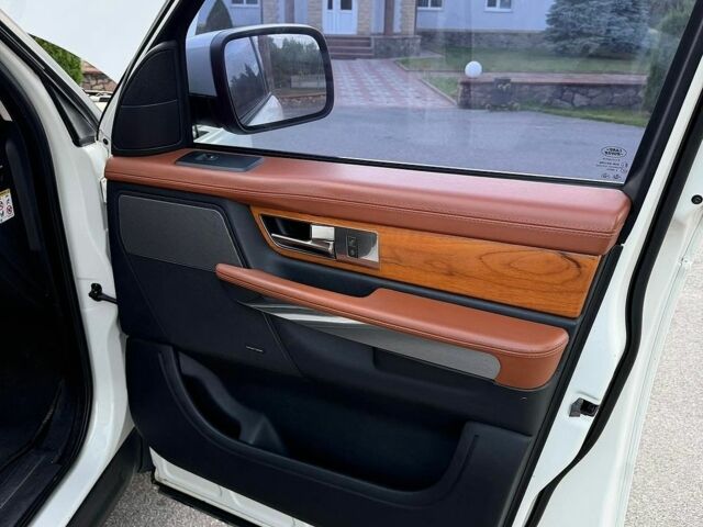 Білий Ленд Ровер Range Rover Sport, об'ємом двигуна 5 л та пробігом 180 тис. км за 10600 $, фото 17 на Automoto.ua