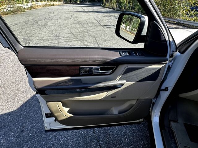 Ленд Ровер Рендж Ровер Спорт 2010 в Киеве на Automoto.ua Белый Ленд Ровер Рендж Ровер Спорт, объемом двигателя 3.6 л и пробегом 202 тыс. км за 15500 $, фото 11 на Automoto.ua