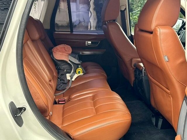 Білий Ленд Ровер Range Rover Sport, об'ємом двигуна 5 л та пробігом 175 тис. км за 15950 $, фото 7 на Automoto.ua