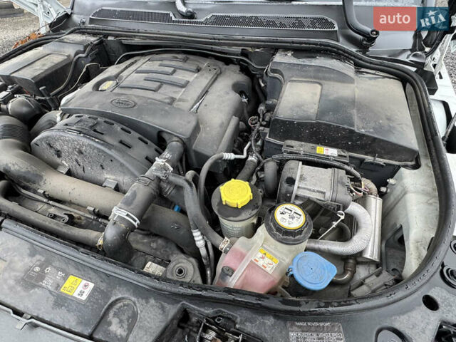 Белый Ленд Ровер Рендж Ровер Спорт, объемом двигателя 2.99 л и пробегом 320 тыс. км за 15000 $, фото 32 на Automoto.ua