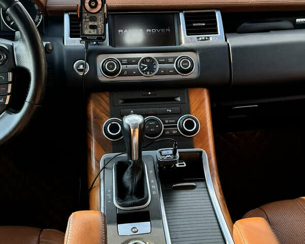 Білий Ленд Ровер Range Rover Sport, об'ємом двигуна 3 л та пробігом 263 тис. км за 17500 $, фото 18 на Automoto.ua