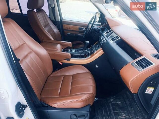 Білий Ленд Ровер Range Rover Sport, об'ємом двигуна 5 л та пробігом 179 тис. км за 14800 $, фото 24 на Automoto.ua