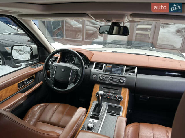 Білий Ленд Ровер Range Rover Sport, об'ємом двигуна 5 л та пробігом 171 тис. км за 12500 $, фото 26 на Automoto.ua
