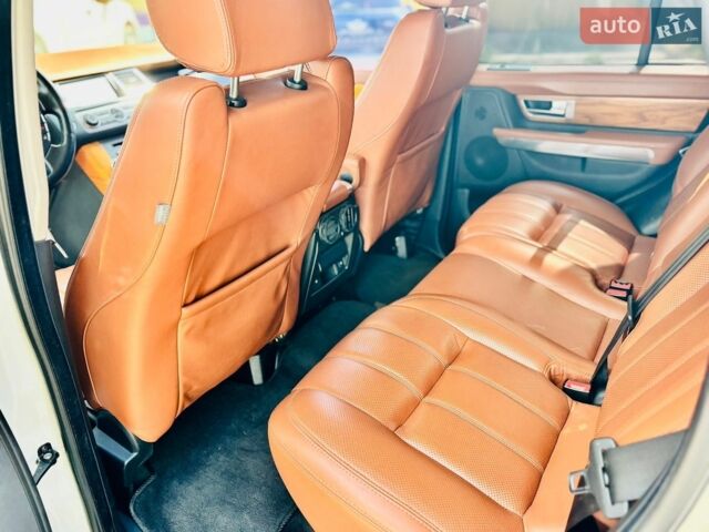 Білий Ленд Ровер Range Rover Sport, об'ємом двигуна 5 л та пробігом 181 тис. км за 14500 $, фото 8 на Automoto.ua