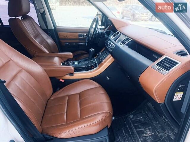 Білий Ленд Ровер Range Rover Sport, об'ємом двигуна 5 л та пробігом 179 тис. км за 14800 $, фото 28 на Automoto.ua