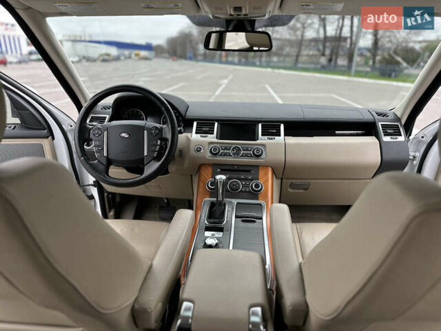 Білий Ленд Ровер Range Rover Sport, об'ємом двигуна 5 л та пробігом 120 тис. км за 13500 $, фото 48 на Automoto.ua
