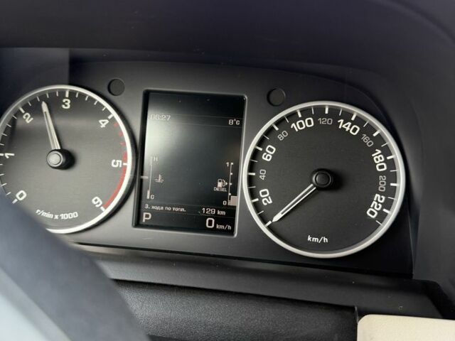 Білий Ленд Ровер Range Rover Sport, об'ємом двигуна 3 л та пробігом 312 тис. км за 13500 $, фото 3 на Automoto.ua