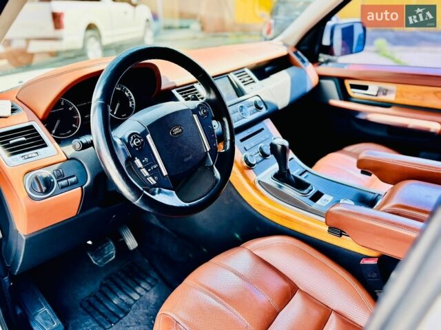 Білий Ленд Ровер Range Rover Sport, об'ємом двигуна 5 л та пробігом 181 тис. км за 14500 $, фото 6 на Automoto.ua