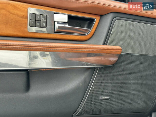 Білий Ленд Ровер Range Rover Sport, об'ємом двигуна 5 л та пробігом 171 тис. км за 12500 $, фото 34 на Automoto.ua