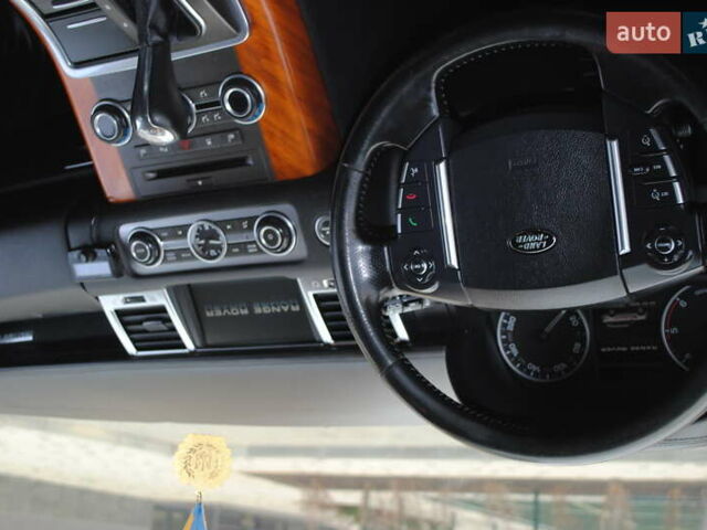 Білий Ленд Ровер Range Rover Sport, об'ємом двигуна 2.99 л та пробігом 295 тис. км за 13000 $, фото 28 на Automoto.ua