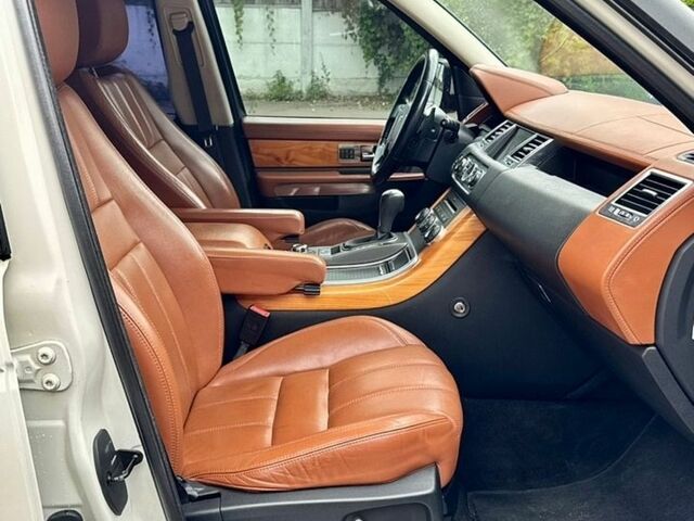 Білий Ленд Ровер Range Rover Sport, об'ємом двигуна 5 л та пробігом 175 тис. км за 15950 $, фото 9 на Automoto.ua