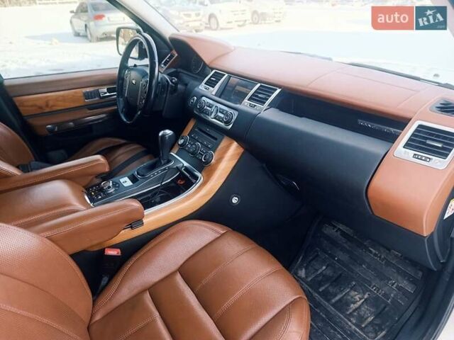 Білий Ленд Ровер Range Rover Sport, об'ємом двигуна 5 л та пробігом 179 тис. км за 14800 $, фото 26 на Automoto.ua