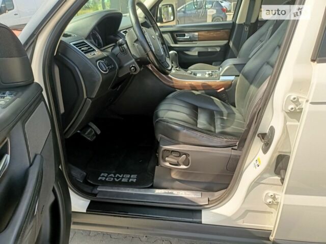 Білий Ленд Ровер Range Rover Sport, об'ємом двигуна 2.99 л та пробігом 176 тис. км за 15800 $, фото 8 на Automoto.ua
