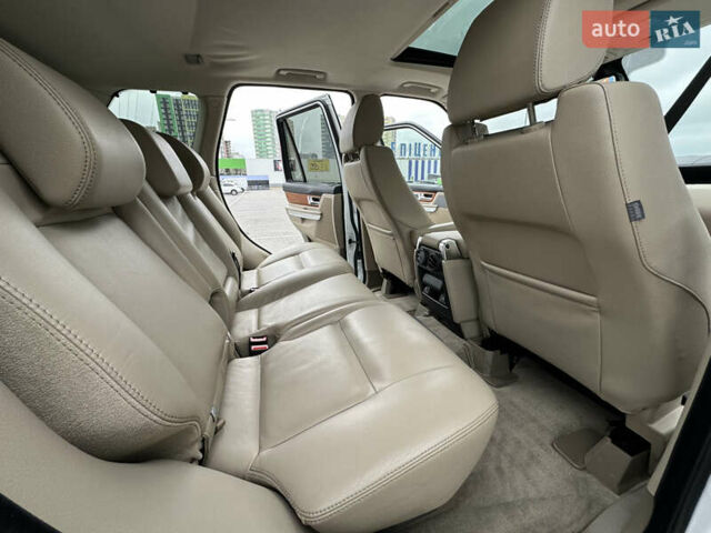 Білий Ленд Ровер Range Rover Sport, об'ємом двигуна 5 л та пробігом 120 тис. км за 15500 $, фото 43 на Automoto.ua