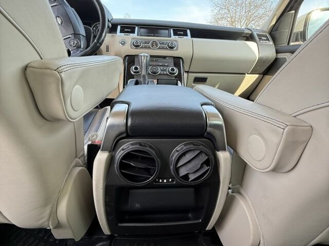 Белый Ленд Ровер Рендж Ровер Спорт, объемом двигателя 3 л и пробегом 312 тыс. км за 13500 $, фото 9 на Automoto.ua