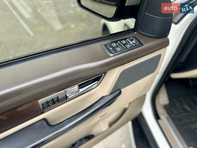 Білий Ленд Ровер Range Rover Sport, об'ємом двигуна 3 л та пробігом 208 тис. км за 15900 $, фото 12 на Automoto.ua